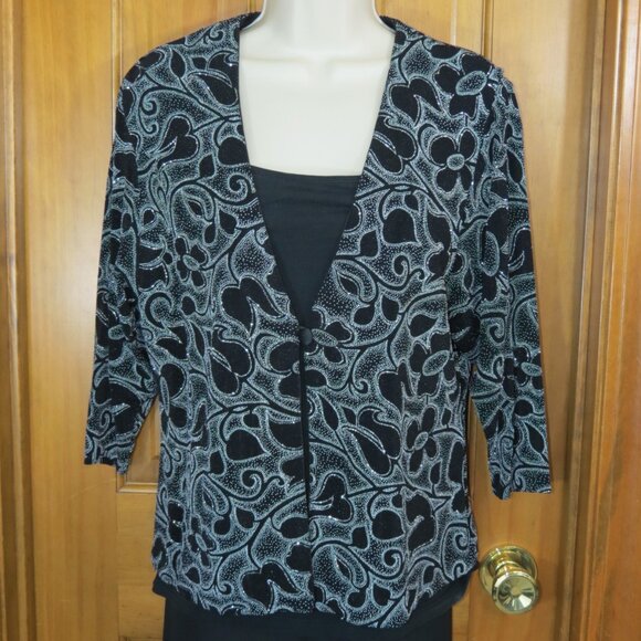 Alex Evenings Black/White/Silver Knit Top Metallic Thread Size Petite Medium - Picture 7 of 9